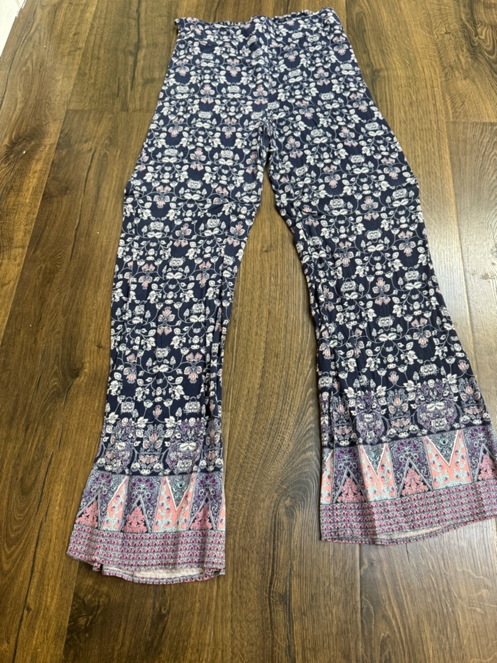 Mudd Navy Floral Wide-Leg Pull-On Pants with Pink Border